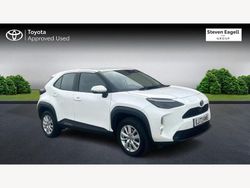 White Used 2023 Toyota Yaris Hybrid Hatchback | £21,535 (Expensive)