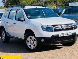 White Used 2015 Dacia Duster Ambiance SUV | £4,600 (Fair price)