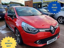 Red Used 2015 Renault Clio IV Dynamique Hatchback | £5,795 (Fair price)