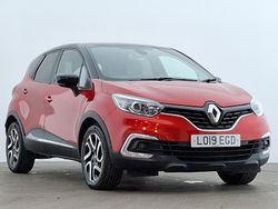 Red Used 2019 Renault Captur Iconic SUV | £12,998 (A bit pricey)