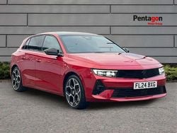 Red Used 2024 Vauxhall Astra Ultimate Hatchback | £19,490 (Fair price)
