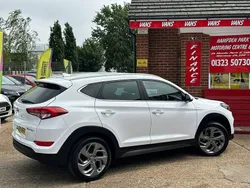 Polar white Used 2017 Hyundai Tucson Edition SUV | £8,999 (A bit pricey)