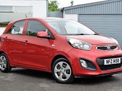 Red Used 2013 Kia Picanto Hatchback | £3,395 (A bit pricey)