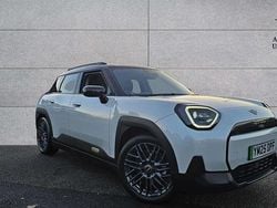 White New 2025 Mini Aceman SUV | £26,300 (Super price)