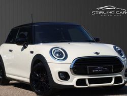 White Used 2021 Mini Cooper Hatch Hatchback | £13,989 (Fair price)