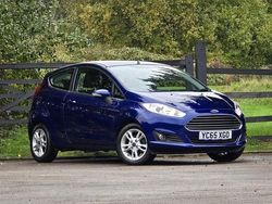 Blue Used 2015 Ford Fiesta Zetec Hatchback | £5,350 (Fair price)