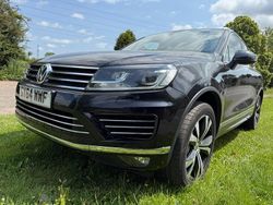 Black Used 2014 VW Touareg R-line SUV | £9,495 (Fair price)