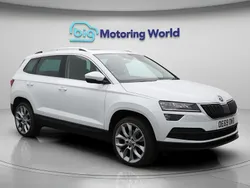 White Used 2019 Skoda Karoq SUV | £16,200 (Fair price)