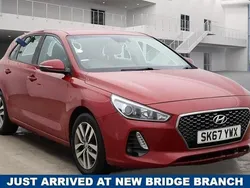 Red Used 2017 Hyundai i30 SE Hatchback | £6,495 (Expensive)