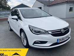 White Used 2017 Vauxhall Astra Elite Hatchback | £7,250 (Fair price)