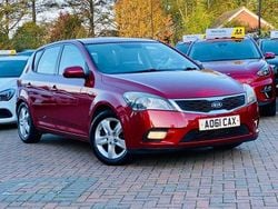Red Used 2011 Kia Ceed 2 Hatchback | £999 (Super price)