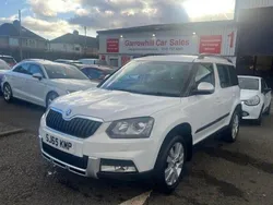 White Used 2015 Skoda Yeti SE L SUV | £8,695 (Fair price)