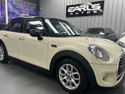 White Used 2016 Mini Cooper Hatch Hatchback | £7,995 (Fair price)