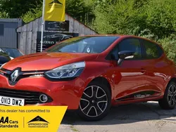 Red Used 2013 Renault Clio IV Dynamique Hatchback | £4,095 (Fair price)
