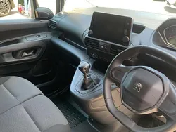 White Used 2022 Peugeot Partner Premium MPV | £10,490 (Good price)