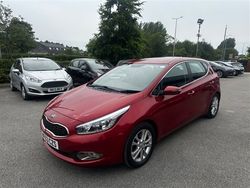 Red Used 2013 Kia Ceed 2 Hatchback | £6,975 (Fair price)