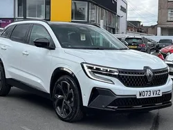 White Used 2024 Renault Austral Iconic Esprit Alpine SUV | £27,550 (Fair price)
