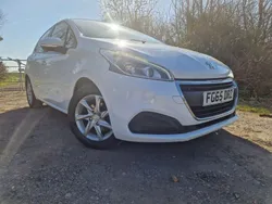White Used 2015 Peugeot 208 Active Hatchback | £2,876 (Fair price)