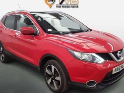 Red Used 2016 Nissan Qashqai N-Connecta SUV | £5,995 (Fair price)