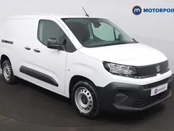 White New 2024 Vauxhall Combo MPV | £15,249 (Super price)