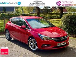 Red Used 2018 Vauxhall Astra SRi Hatchback | £6,950 (Fair price)