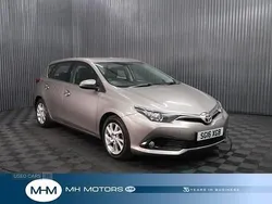 Bronze Used 2016 Toyota Auris Business Edition Hatchback | £7,495 (Fair price)
