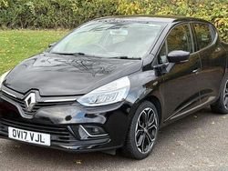 Black Used 2017 Renault Clio IV Signature Hatchback | £8,200 (Fair price)