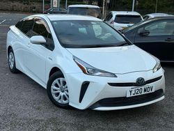 White Used 2025 Toyota Prius Sedan | £11,995