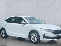 White Used 2024 Skoda Octavia SE Technology Hatchback | £18,950 (Fair price)