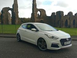 White Used 2015 Hyundai i30 Turbo Hatchback | £5,999 (Good price)