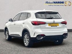 White Used 2023 MG HS SE SUV | £14,599 (Fair price)