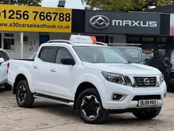 White Used 2020 Nissan Navara Tekna Pickup | £22,315 (Expensive)