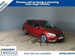 Red Used 2016 Nissan Pulsar N-Connecta Hatchback | £4,595 (Fair price)