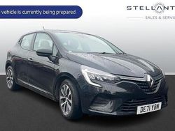 Used 2022 Renault Clio V Iconic Hatchback | £10,608 (Good price)