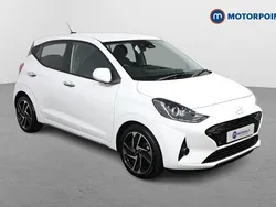 White Used 2024 Hyundai i10 Premium Hatchback | £14,399 (Fair price)