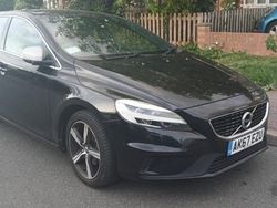 Black Used 2017 Volvo V40 R-Design Estate | £8,400 (Fair price)