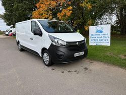 White Used 2018 Vauxhall Vivaro Van | £6,495 (Good price)