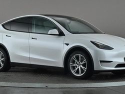 White Used 2022 Tesla Model Y Long Range AWD SUV | £26,798 (Fair price)
