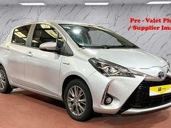 Silver Used 2020 Toyota Yaris Hybrid Hatchback | £12,000 (Good price)
