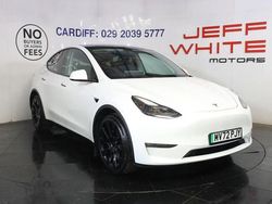 White Used 2022 Tesla Model Y Long Range AWD SUV | £21,988 (A bit pricey)