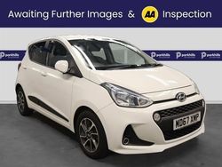 White Used 2017 Hyundai i10 Premium Hatchback | £6,970 (Fair price)