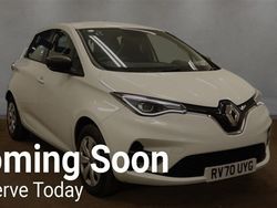 White Used 2020 Renault Zoe Play Hatchback | £8,895 (Fair price)