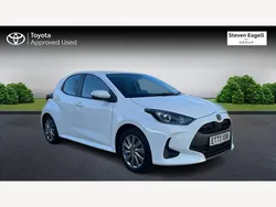 White Used 2024 Toyota Yaris Hybrid Hatchback | £17,495 (Good price)