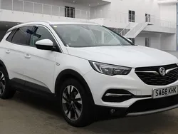 White Used 2018 Vauxhall Grandland X Sport SUV | £12,099 (Fair price)