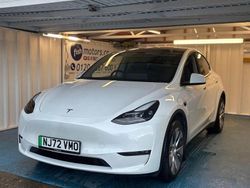 White Used 2022 Tesla Model Y Long Range AWD SUV | £22,190 (Fair price)
