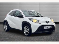White Used 2024 Toyota Aygo X PURE SUV | £14,095