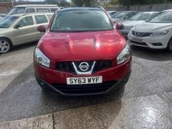 Red Used 2013 Nissan Qashqai Tekna SUV | £3,995 (Fair price)