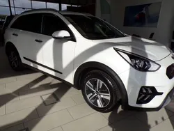 White Used 2020 Kia Niro 2 SUV | £15,999 (Fair price)