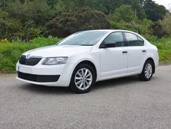 White Used 2014 Skoda Octavia Family Hatchback | £4,495 (Fair price)