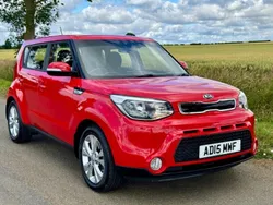 Red Used 2015 Kia Soul 2 SUV | £9,950 (Fair price)